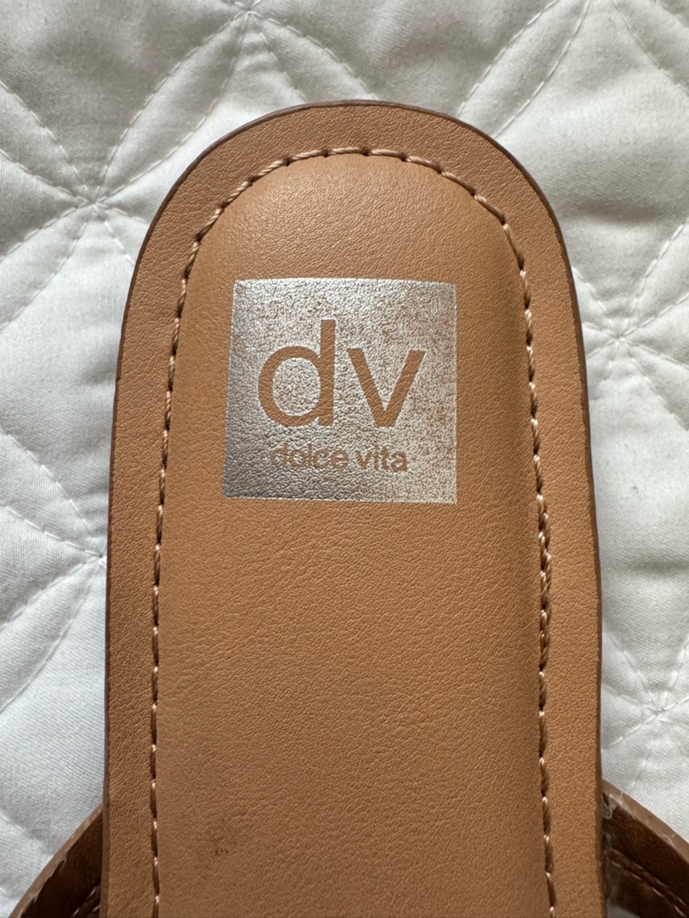 DV by Dolce Vita Candle Brown Cutout Medallion Toe-Post Sandals Size 3 - Picture 4 of 12